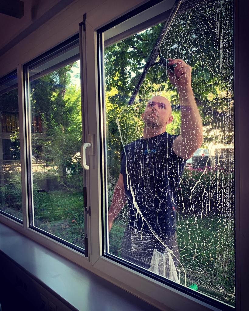 Fensterreinigung/Glasreinigung München